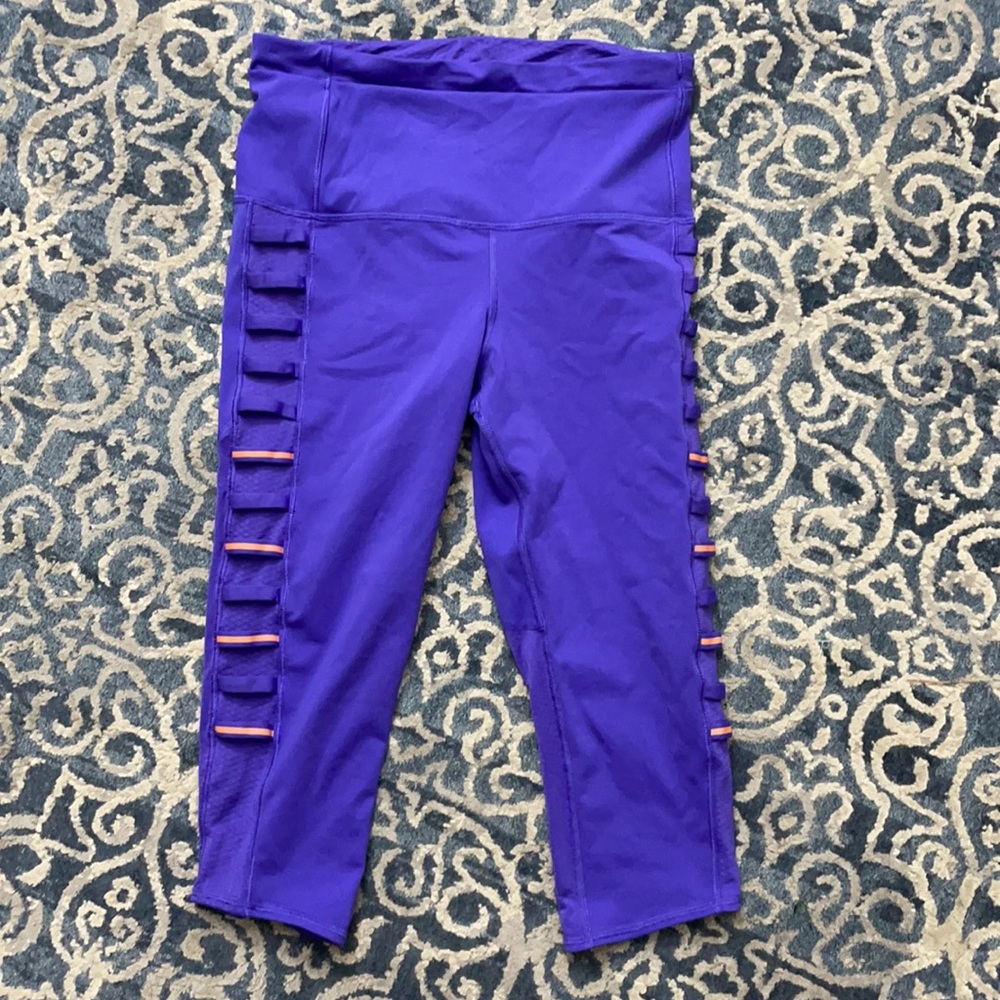 Lululemon Breezy Crop Size 6